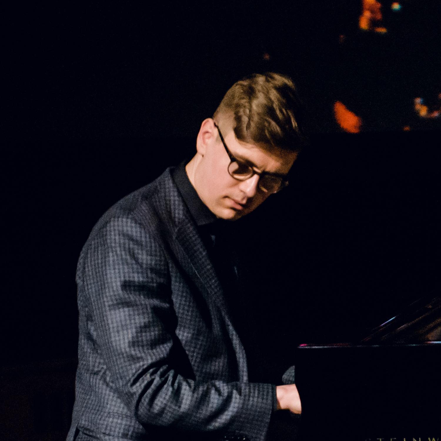 Vikingur Olafsson - Official Ticket Resale Marketplace