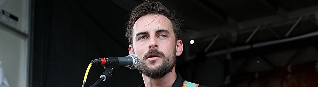 Robert Ellis Tickets