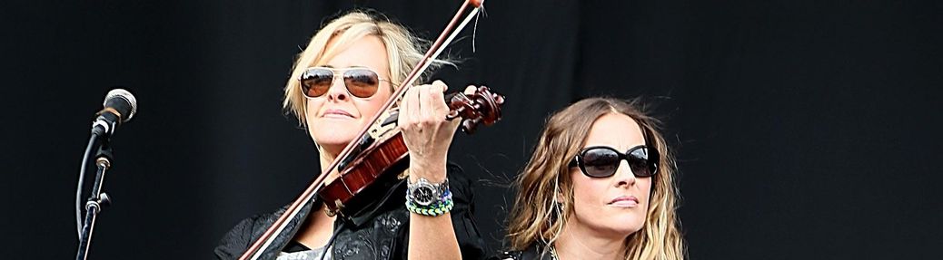 Court Yard Hounds Tickets